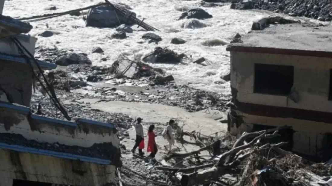 নেপালে ফের বন্যা, আকস্মিক পাহাড়ি ঢালে ভেসে গেল বাড়িঘর
